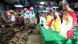 (Fotos) Navidad sin chinamos no es Navidad, ahora hasta nieve embotellada venden 
