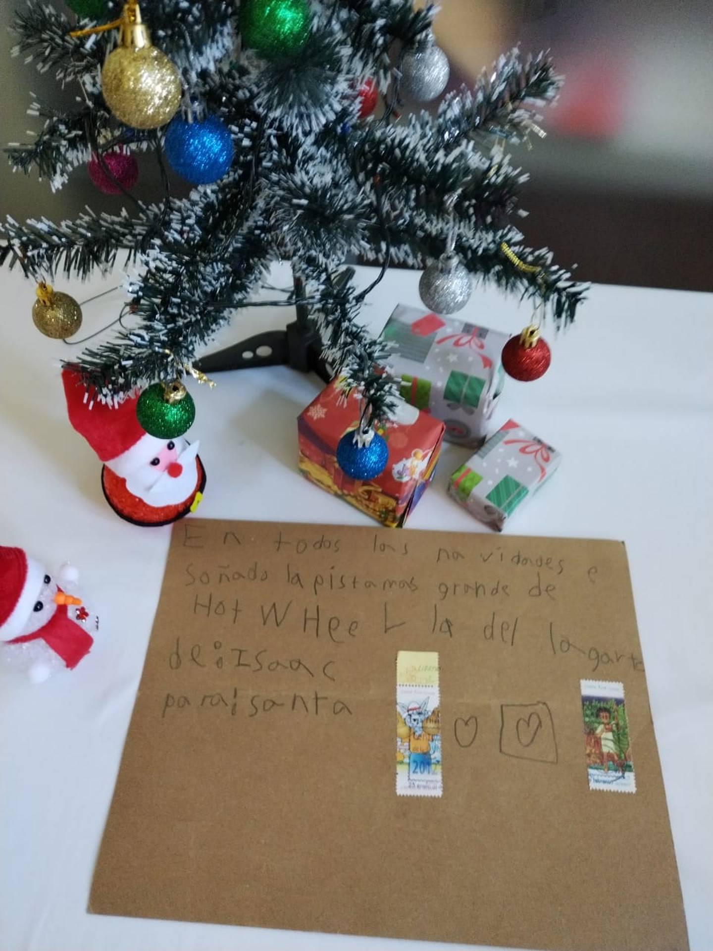 Desde noviembre del 2022 a Correos de Costa Rica comenzaron a llegar cartitas al Niñito Jesús y a Santa de parte de niños que piden sus regalos