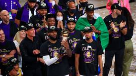Los Lakers homenajean a Kobe Bryant en festejo por el título NBA