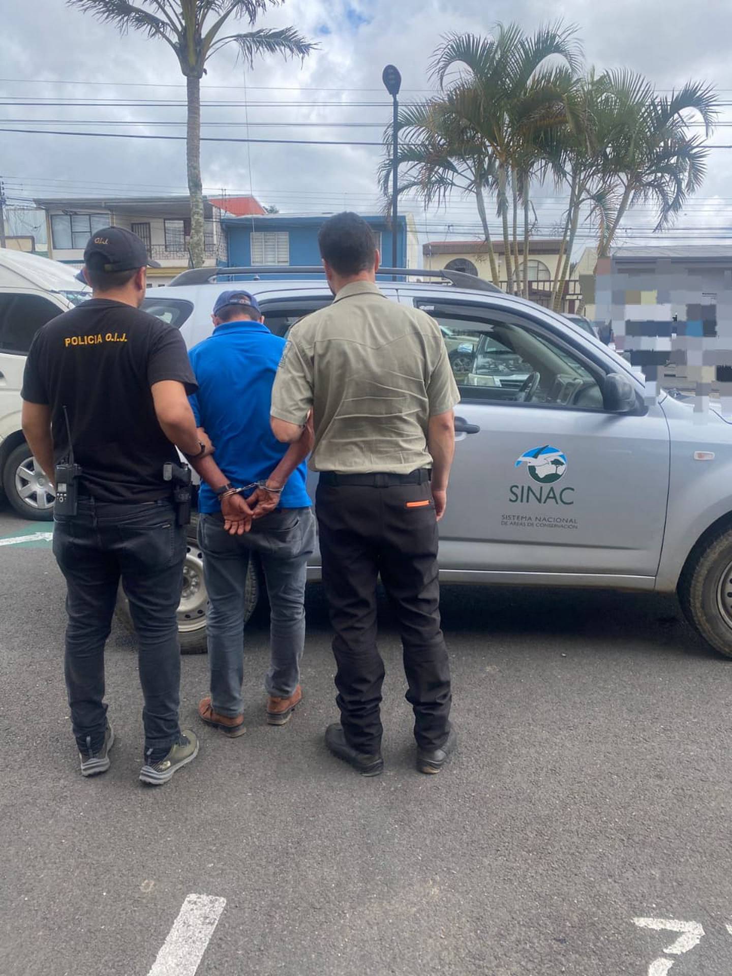 El sospechoso fue detenido en su propiedad en Coris de Cartago. Foto OIJ.