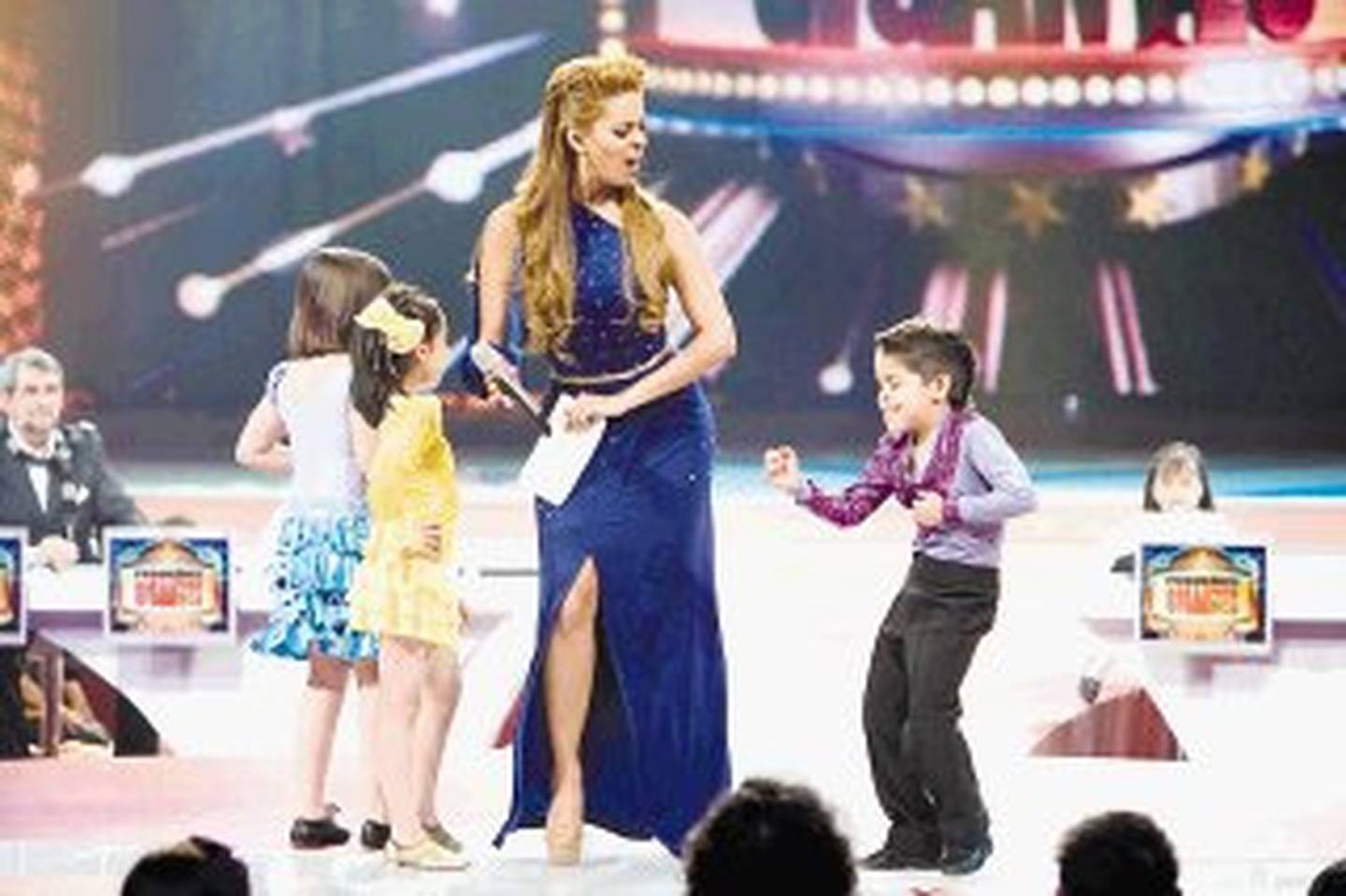 Galilea Montijo confiesa que sus compañeros sí le han hecho el  “arrimeichon” | La Teja