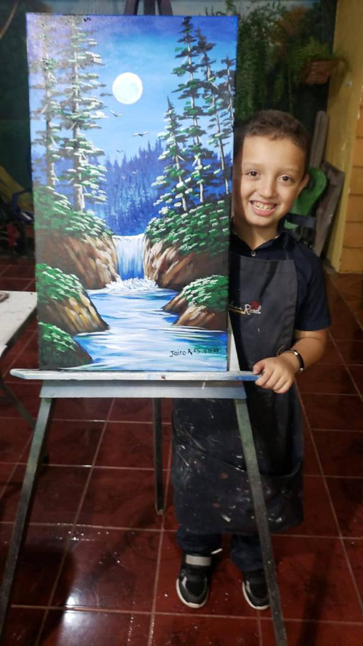 Jairo Adrián Cordero Sancho es a sus nueve años un pintor profesional, porque los cuadros que hace se le venden muy bien. Ama lo que hace y asegura que cuando esté grande será mejor pintor que italianos Miguel Ángel Buonarroti y Leonardo Da Vinci
