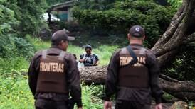 Ejército nicaragüense detiene a dos policías ticos en la frontera