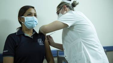 Vicepresidenta de la Unión Médica: “Se debe convencer, no obligar a aplicarse la vacuna”
