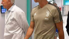 (Video) Cristiano Ronaldo pasa reconocimiento médico con la Juventus