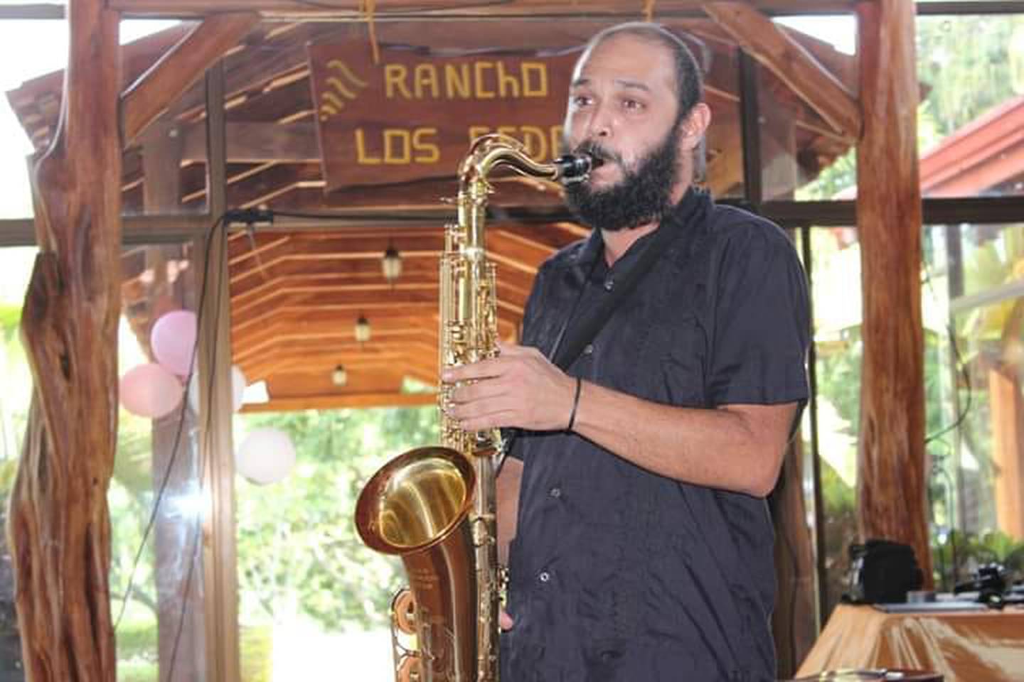 Miguel Vega Rojas, saxofonista de la banda Sonámbulo Psicotropical, muere en accidente en Coronado. Foto cortesía.