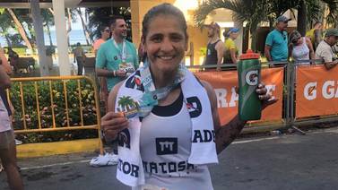 Tamarindo dio el día más feliz de su vida a maratonista que corrió con sus ángeles al lado