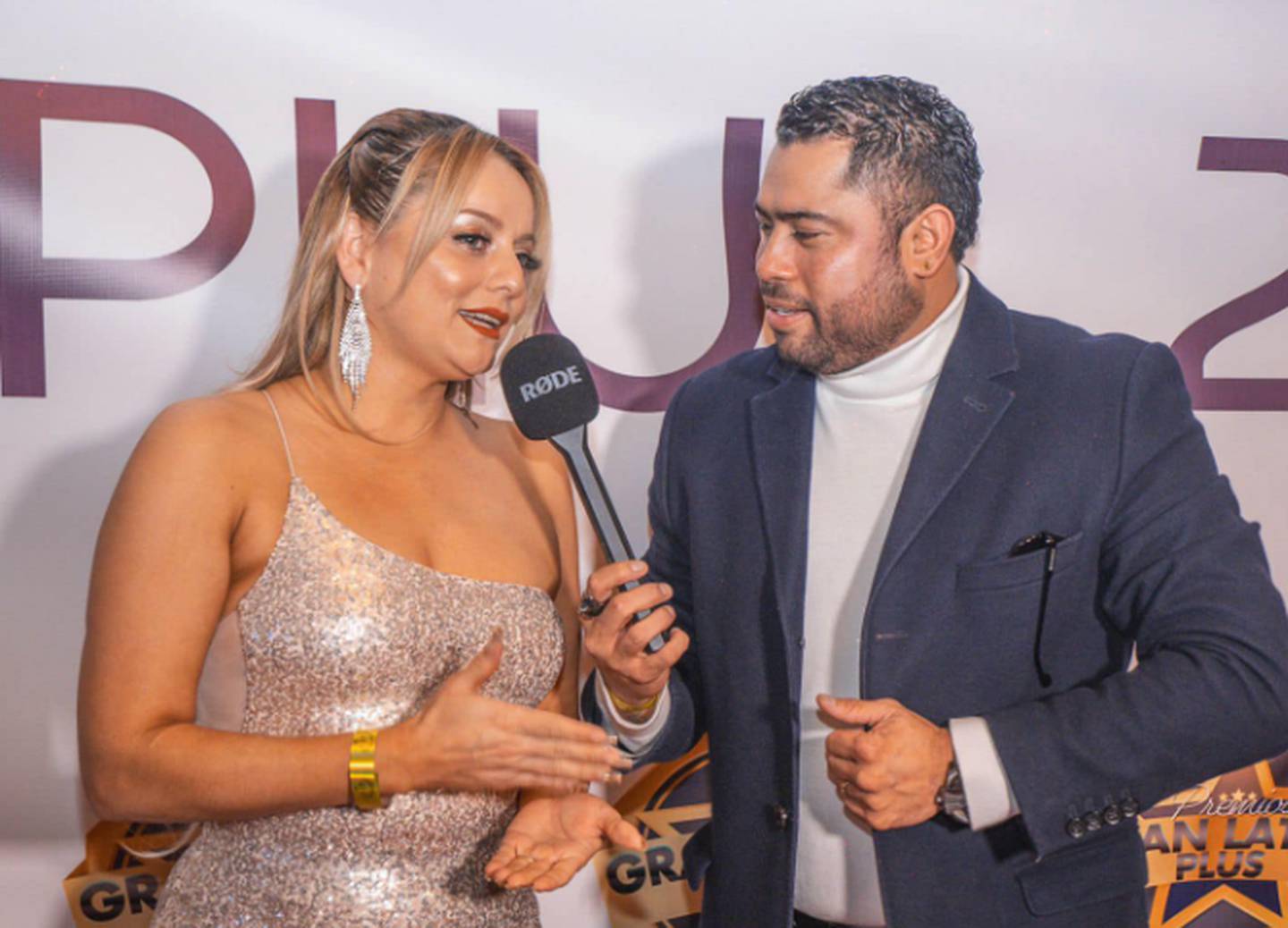 Cantante Carolina Paniagua en los premios Gran Latino Plus 2024