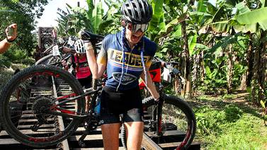 Conozca el secreto de Leonora Jiménez para no dejar tirada la bici en plena carrera 