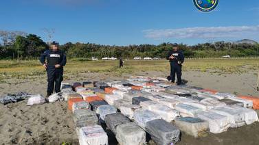 Detienen a tres sospechosos de viajar en lancha con 2,6 toneladas de cocaína 