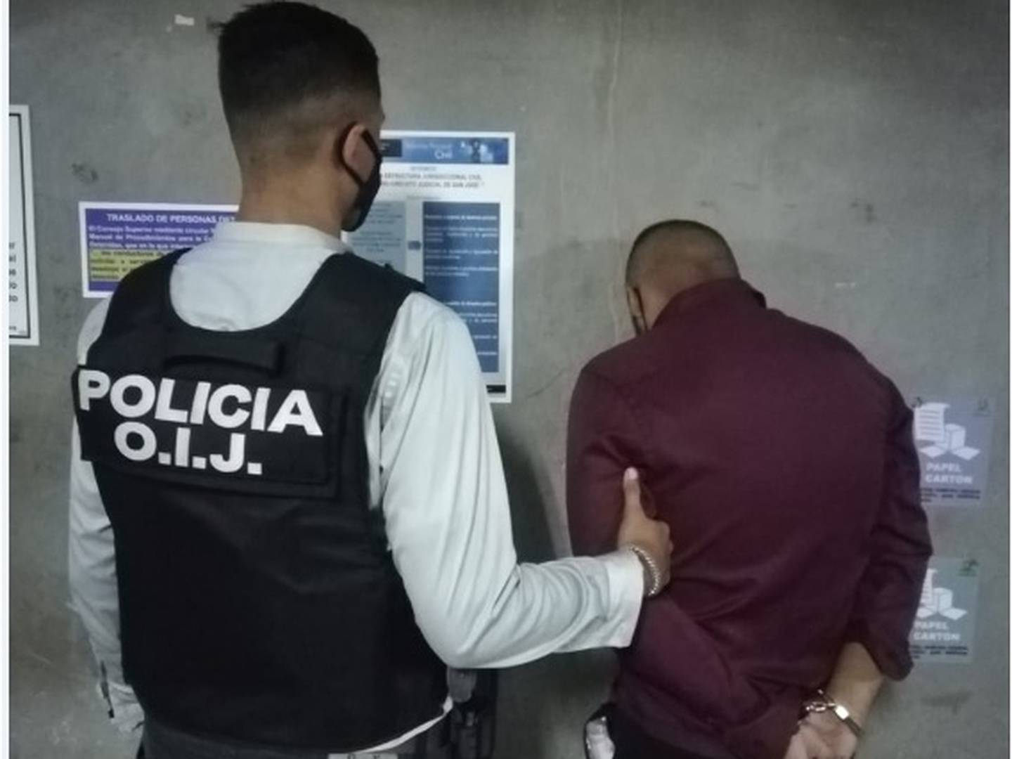 El sujeto de apellido Méndez fue detenido en una agencia bancaria en Los Yoses. Foto OIJ.