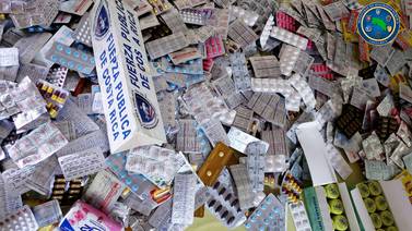 Decomisan más de 10 mil medicamentos a pasajeras de bus en Guanacaste