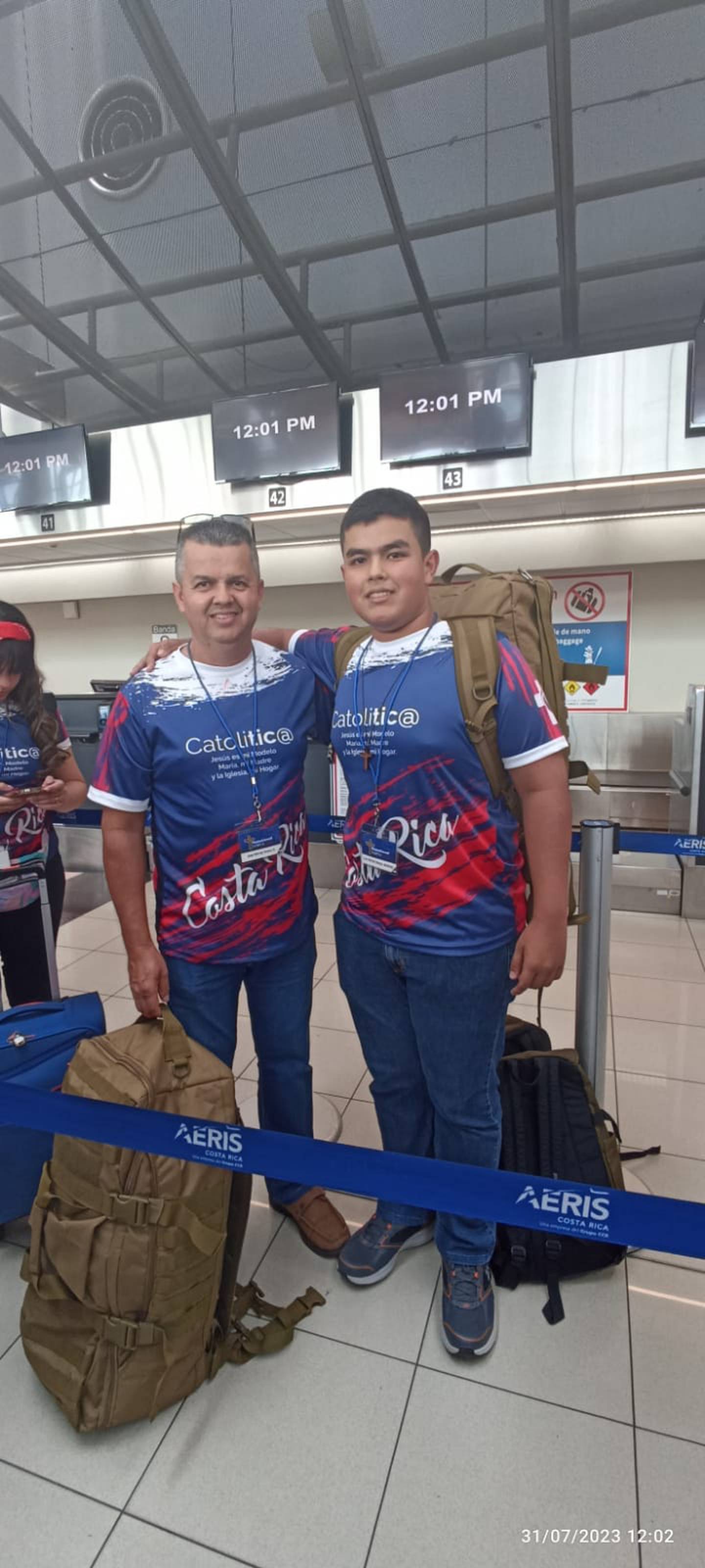 Luis Orozco Jiménez viaja a la Jornada Mundial de la Juventud Portugal 2023 junto a su papá, Bernal Orozco.