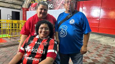 La aficionada que adora a Leo Moreira y su primera visita al estadio Morera Soto