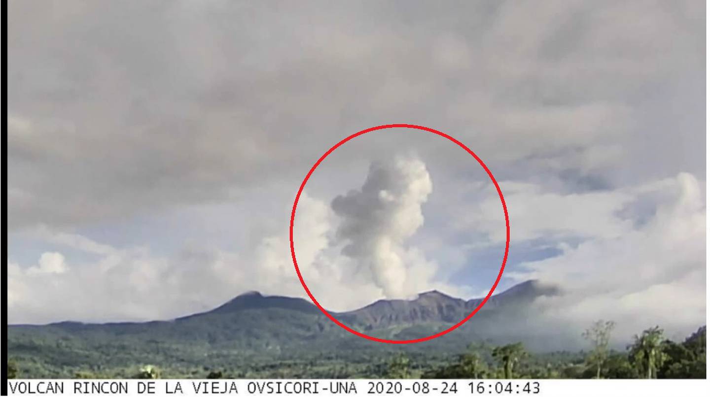 Erupción del volcán Rincón de la Vieja este 24 de agosto. Foto Ovsicori