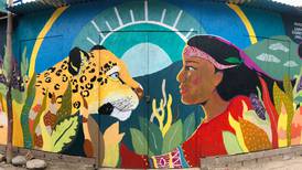 Ticas se lucen en Perú con mural muy criollo