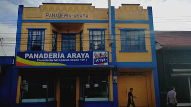 Palestinos compraron la legendaria panadería Araya de Cartago