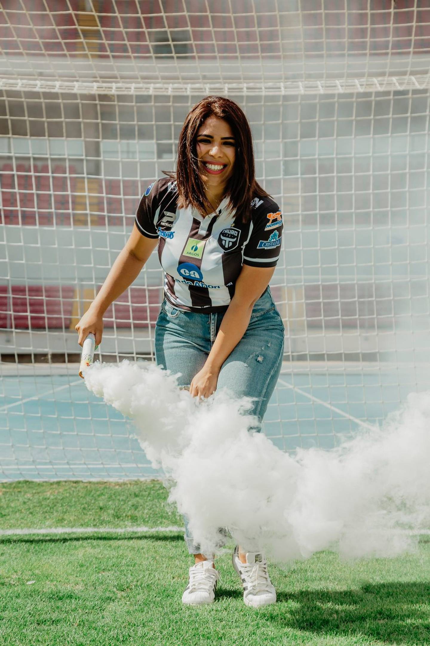 Irma Batista, aficionada panameña que vendrá a Costa Rica para el juego CR - Panamá. Cortesía.