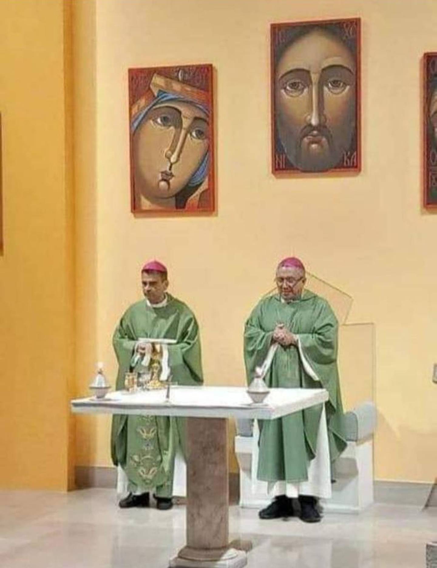 Álvarez ya pudo celebrar una misa en Italia.