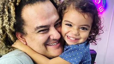Choché Romano: “Salida” de su hija de dos años en el super le sacó las risas a todos menos a él 