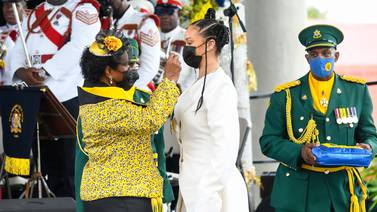 Nombran a Rihanna héroe nacional en la nueva república de Barbados 