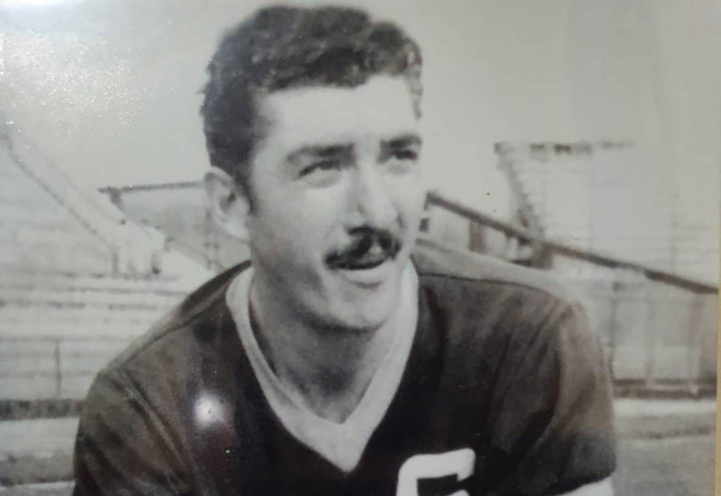 Yamil Villalobos, delantero morado de 1956 a 1958. Cortesía.