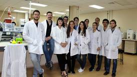 Premian a científico tico por innovador tratamiento contra cáncer de páncreas