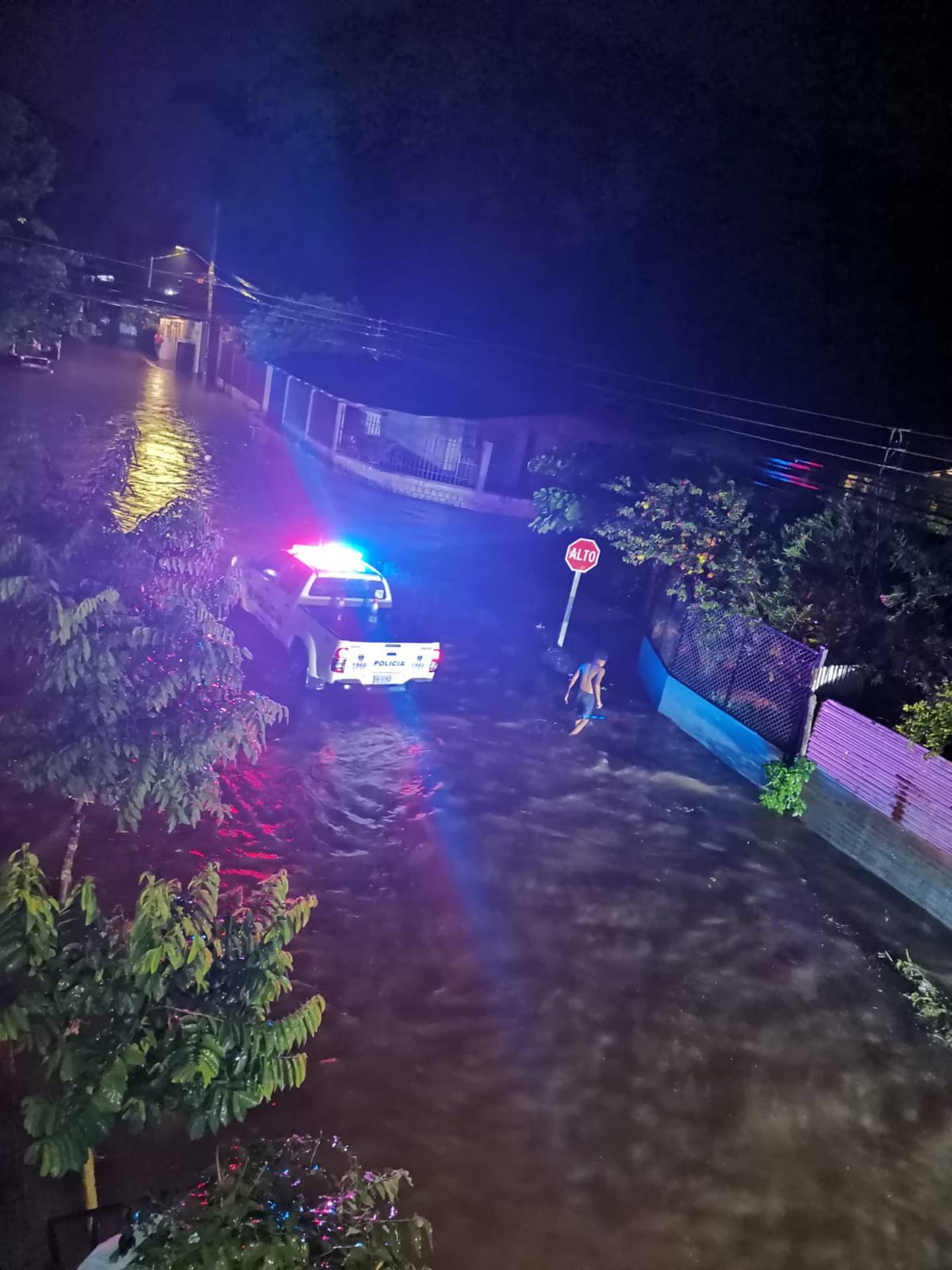 Inundaciones en Nicoya. Foto cortesía Guana Noticias.