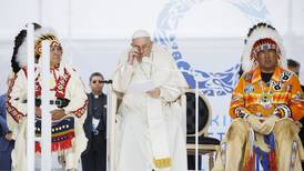 El papa pide perdón por el “mal” hecho a indígenas en Canadá 