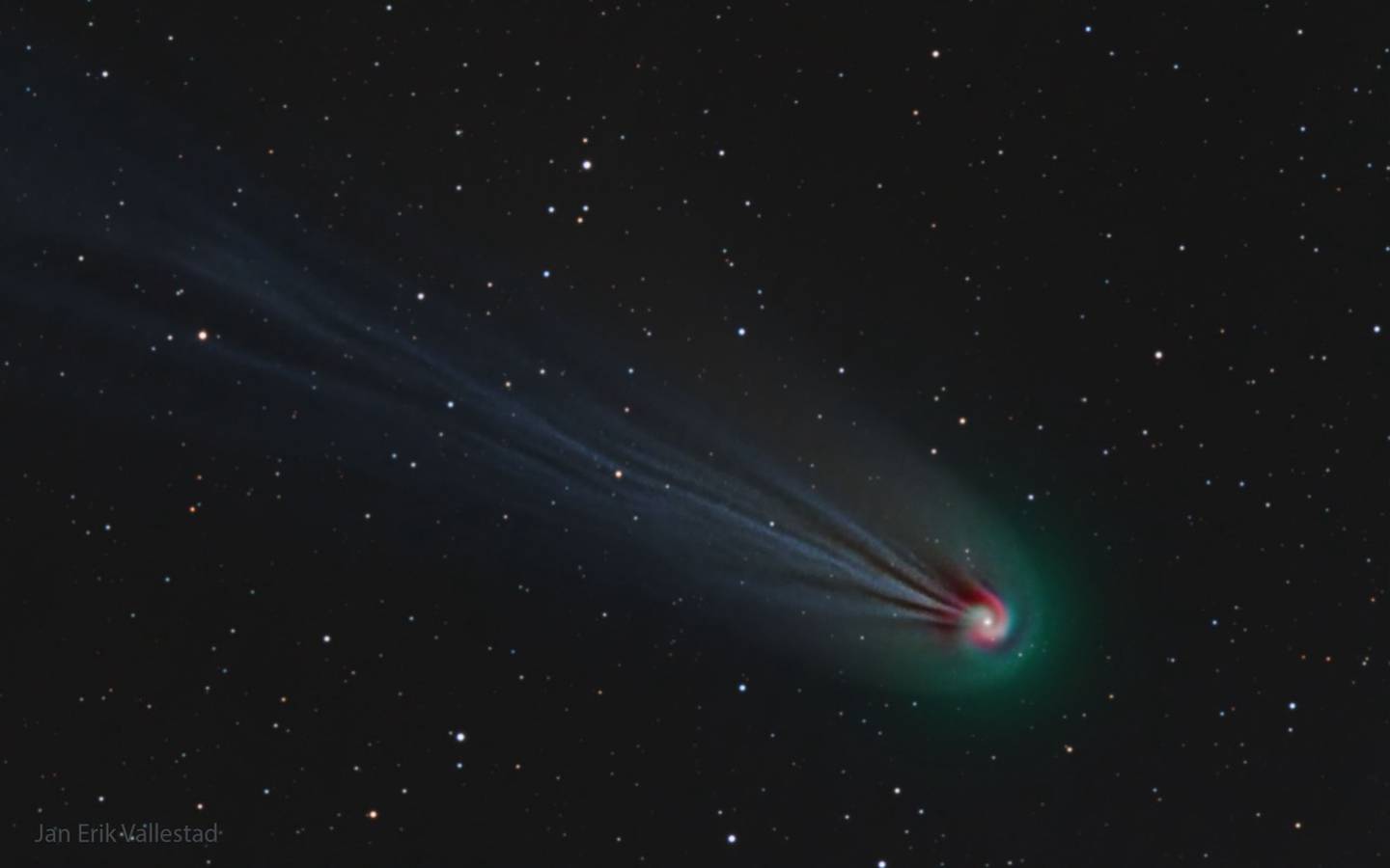 Esta fotografía del Cometa Diablo realizada por Jan Erik Vallestad ganó como Fotografía Astronómica del Día (NASA) el 18 de marzo de 2024. Publicada por la National Geographic