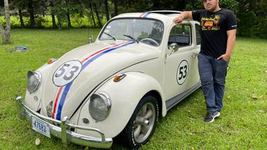 Cuando era un niño de kínder, le regalaron un Volkswagen beetle de 1963