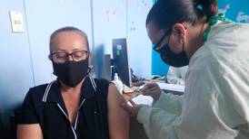 Gobierno analiza “pase especial” para que vacunados contra el covid tengan privilegios