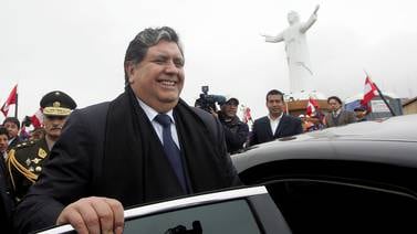 Muere expresidente peruano Alan García después de dispararse
