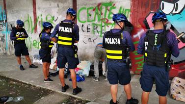 Policletos revisan a 150 personas por día en el centro de San José