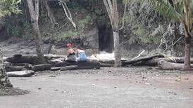 Gringo desaparece al meterse en cavernas de playa Ventanas