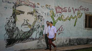 Pareja de activistas evangélicos protagoniza boda gay en Cuba