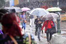  Aunque eran muy esperadas, lluvias ya causan los primeros daños y alertas en el país 