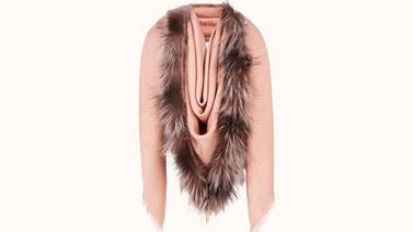 ¡Mentes perversas! Esta bufanda se vende como “pan caliente”. ¿A qué se le parece? 
