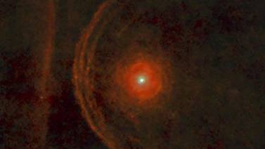 Astrónomos ven posible explosión de estrella mil veces más grande que el sol 