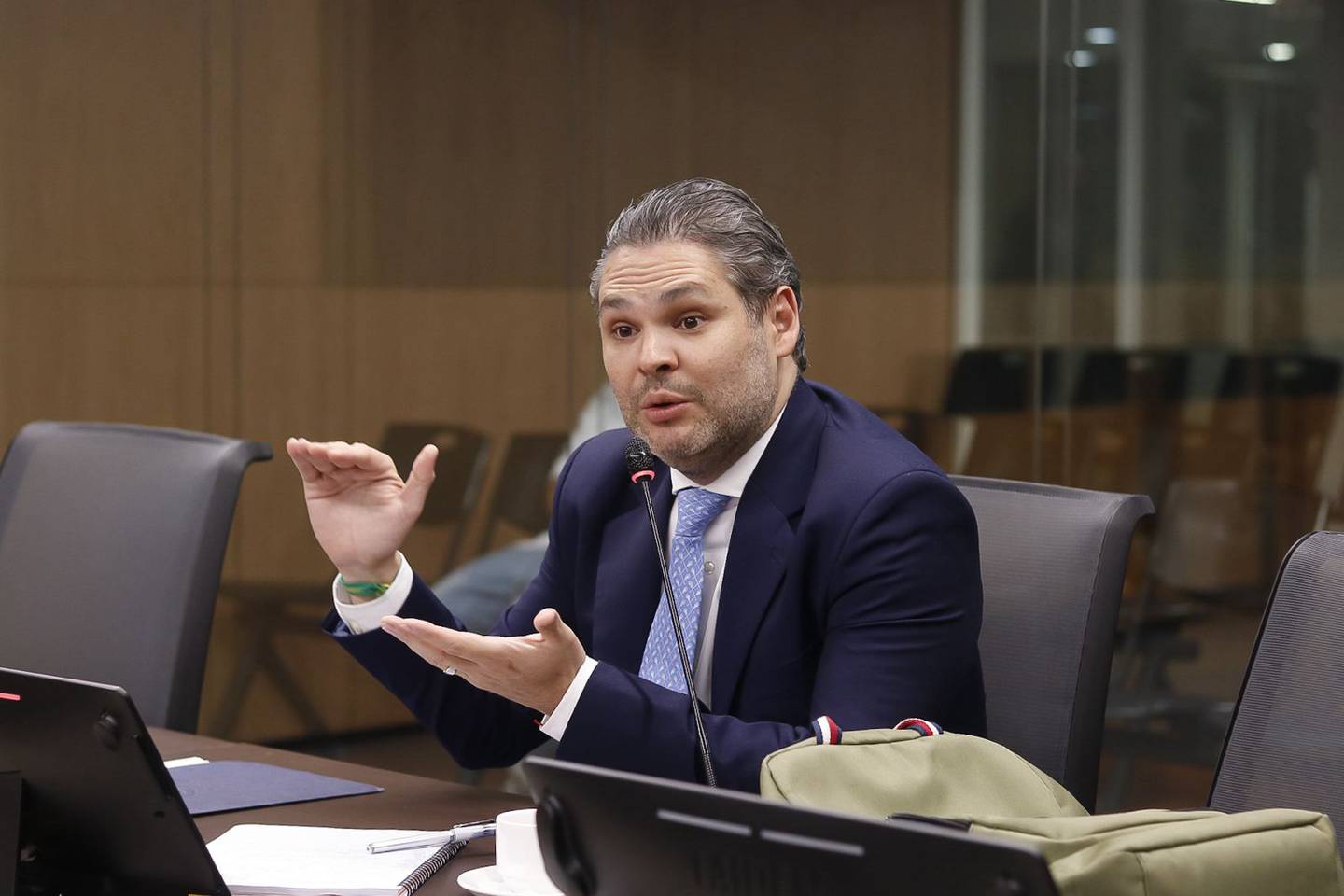 El ministro de Comunicación, Jorge Rodríguez Vives, compareció este lunes ante la comisión legislativa que investiga los contratos del Sinart.