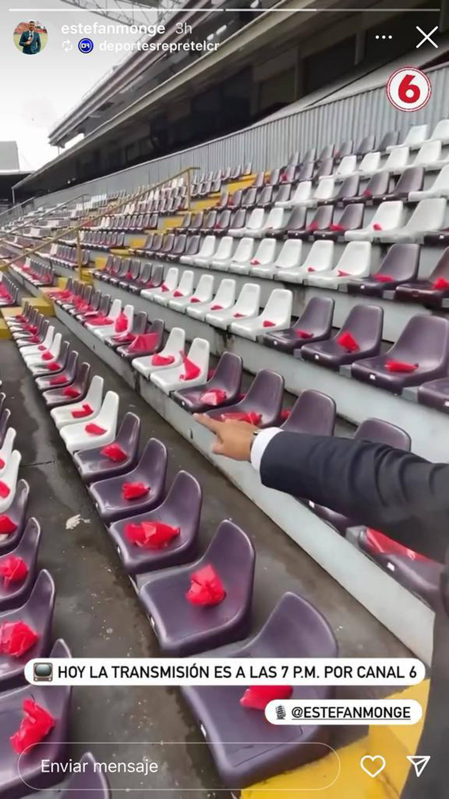 Los aficionados se encontrarán papeles rojos en los asientos del Estadio Saprissa para el recibimiento ante Panamá