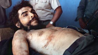 La historia detrás de las fotos del cadáver del Che Guevara