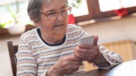 86 de cada 100 abuelitos usan Internet y aparatos electrónicos
