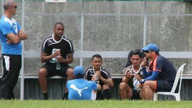 Le llueve a futbolistas ticos en Guatemala por pegarse la fiesta después de perder un partido