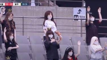 Equipo coreano de fútbol puso muñecas inflables para “animar” partidos