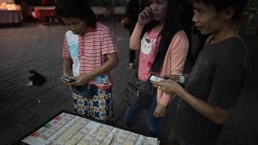Harán prueba de ADN para confirmar quién es el ganador de la lotería en Tailandia