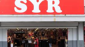 Tiendas SYR contratan menores de edad, extranjeros y pagan menos del mínimo 