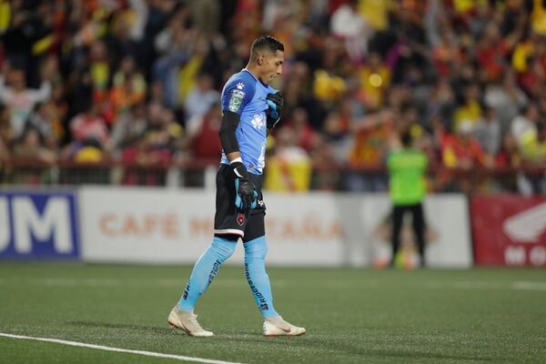 Adonis Pineda le puso el pecho a las balas: “ Tengo que aceptar cuando me  equivoco" - La Teja