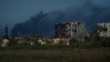Potente ataque ruso a planta de acero donde ucranianos resistían
