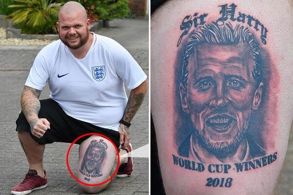 Un Ingles Se Embarco Con Un Tatuaje Antes De Tiempo La Teja